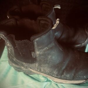 Keen M91/2 hiking Chelsea boots. Originally 120’ sole is still in great shape.